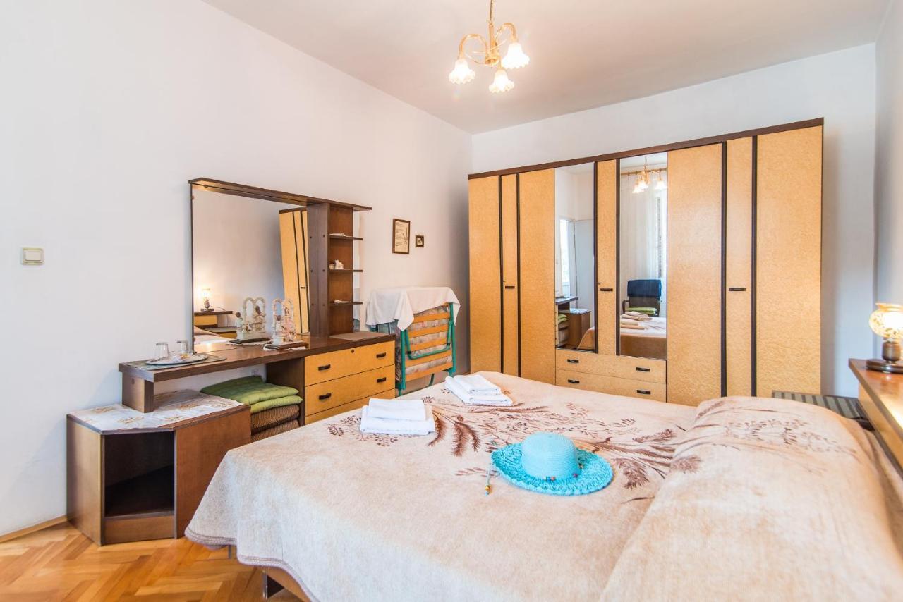 Room Sandra Rabac Luaran gambar